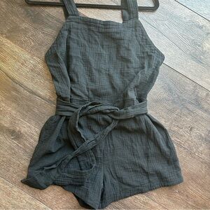 Madewell XS Black Sleeveless Romper jumper tie waist